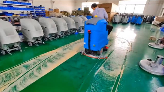 浦东2023年还在用人工的物业保洁不妨试试洗地机吧